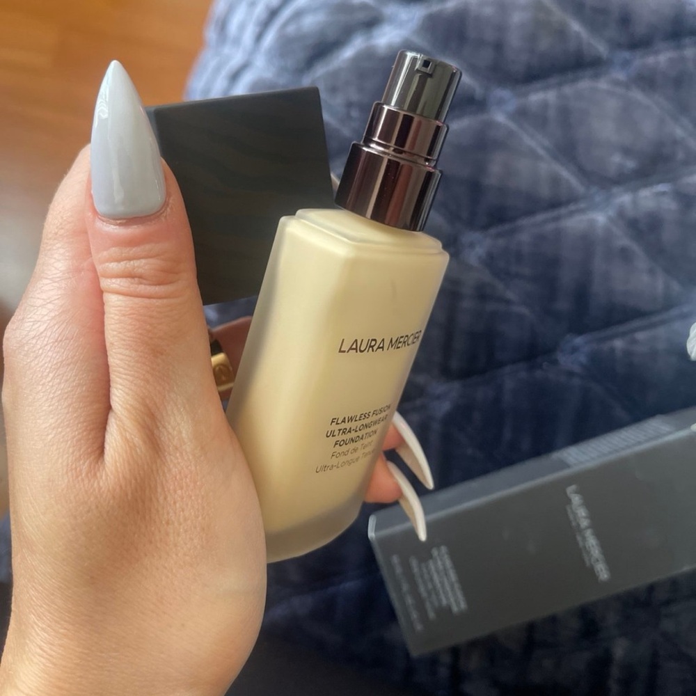 Laura Mercier Flawless Fusion